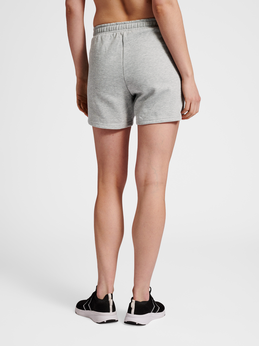 hmlGG12 SWEAT SHORTS WOMAN, GREY MELANGE, model