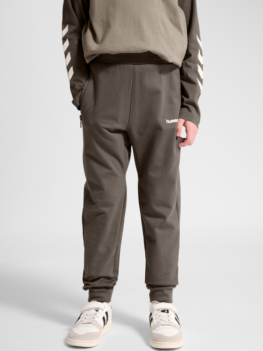 hmlJR REGULAR ADJ WAIST PANTS, DARK NIGHT, model