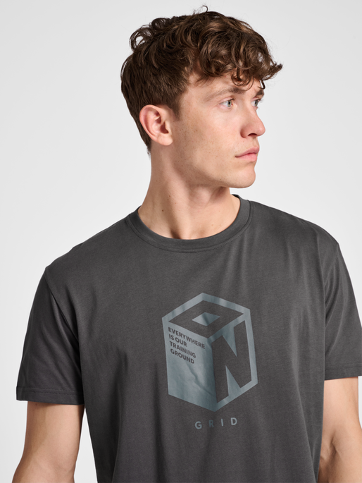 hmlPRO GRID COTTON T-SHIRT S/S, 2162, model