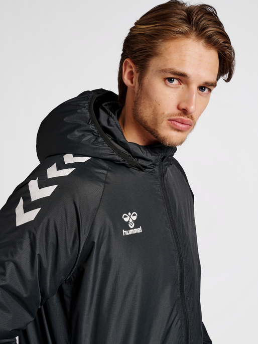 hmlCORE XK BENCH JACKET, BLACK, model