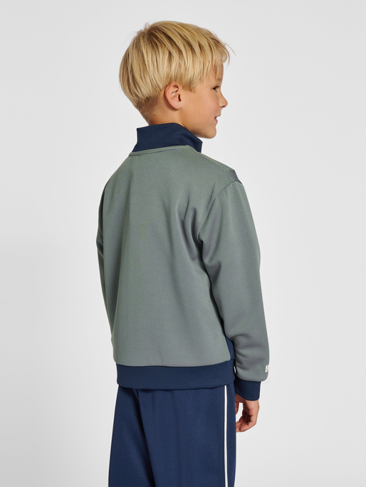 hmlLUBAGO TRACKSUIT, LAUREL WREATH, model