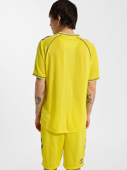 DBU 26 GK JERSEY S/S, BLAZING YELLOW, model
