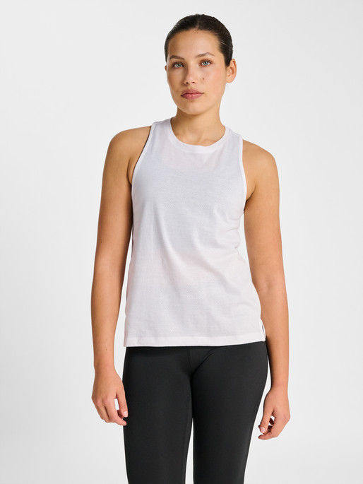 hmlYOGA CANJA LOOSE TOP, WHITE, model