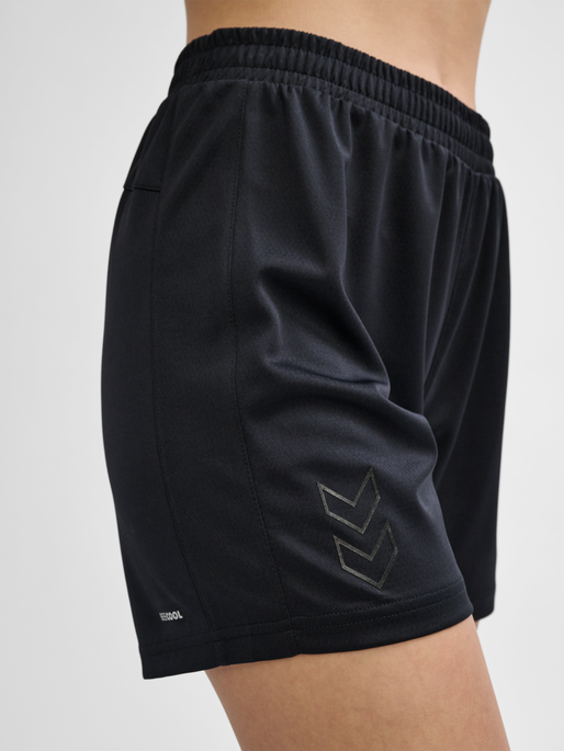 hmlACTIVE PL SHORTS WOMAN, BLACK, model