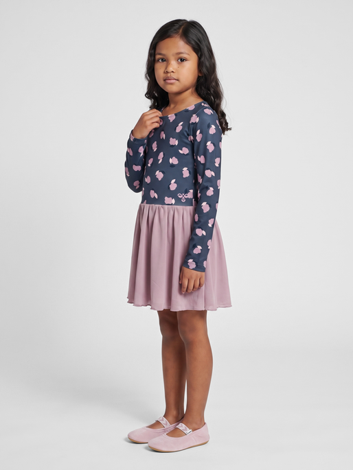 hmlJR AOP GYMSUIT L/S, OMBRE BLUE, model