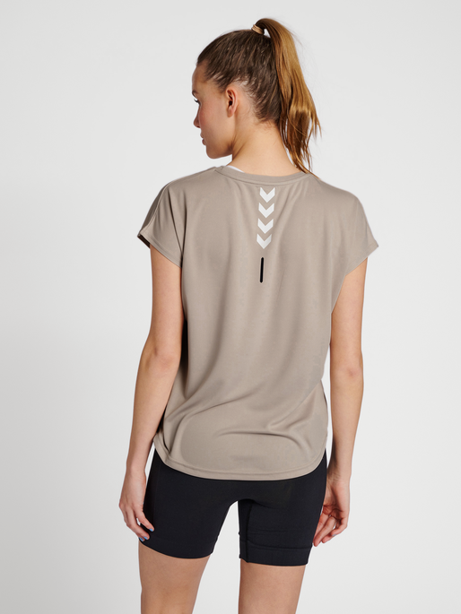 hmlTE TOLA LOOSE T-SHIRT, CHATEAU GRAY, model