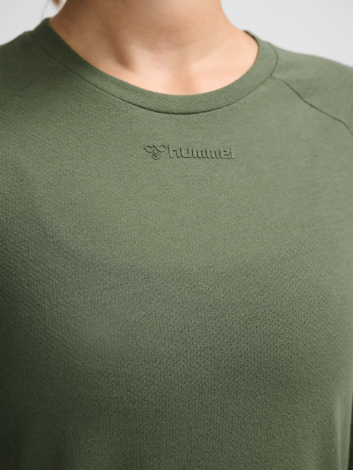 hmlMT VANJA T-SHIRT L/S, DEEP LICHEN GREEN, model