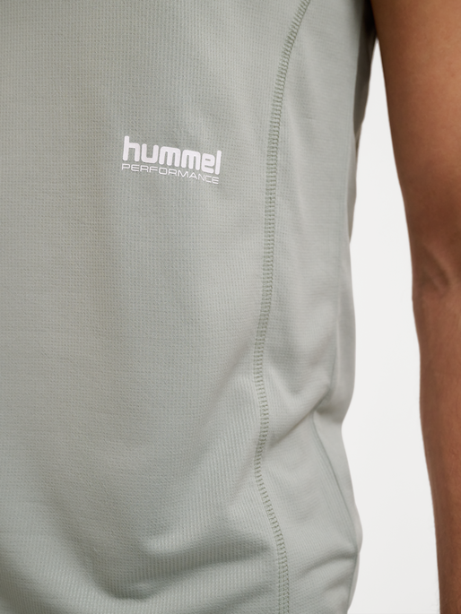 hmlPULSE WORKOUT TANK TOP, BELGIAN BLOCK, model