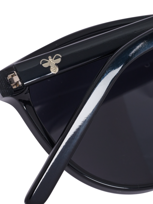 hmlHIKER, 2001, packshot