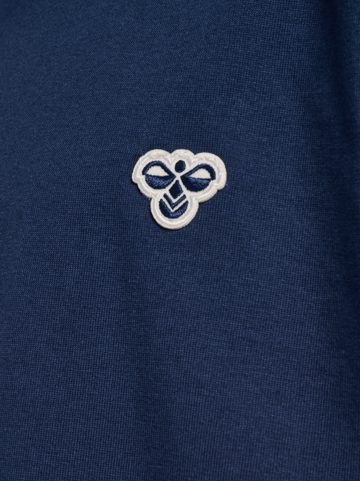 hmlJR LOOSE T-SHIRT S/S BEE, DRESS BLUES hmlJR LOOSE T-SHIRT S/S BEE, DRESS BLUES, packshot