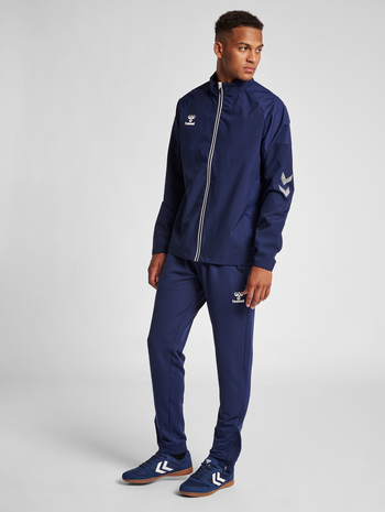 hmlLEAD TRAINING JACKET , MARINE, model
