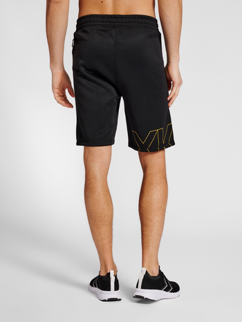 hmlCIMA XK SHORTS, BLACK, model