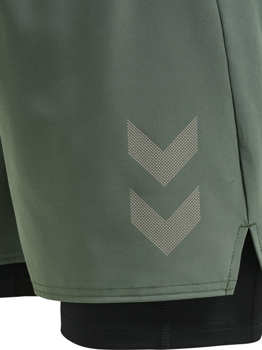 hmlMT FORCE 2 IN 1 SHORTS, LAUREL WREATH hmlMT FORCE 2 IN 1 SHORTS, LAUREL WREATH, packshot