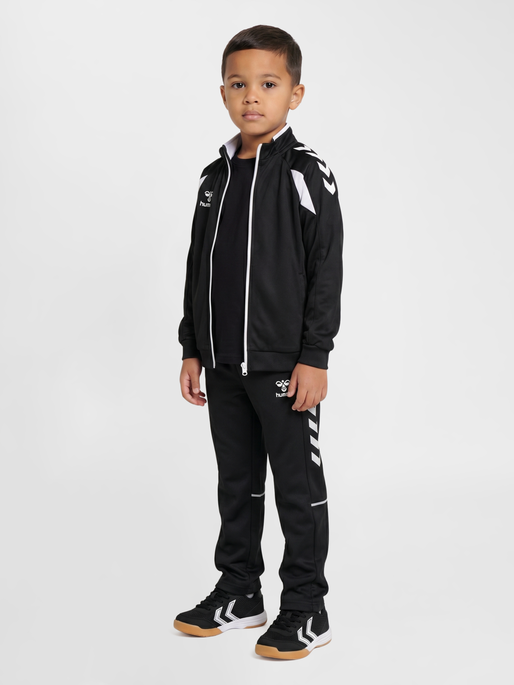 hmlCORE 2.0 SWEAT PANTS KIDS, BLACK/WHITE, model