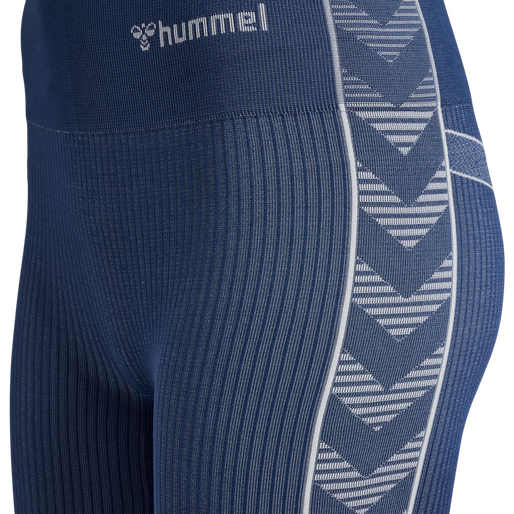 hmlMT BLAZE SEAMLESS MW SHORTS, INSIGNIA BLUE, packshot