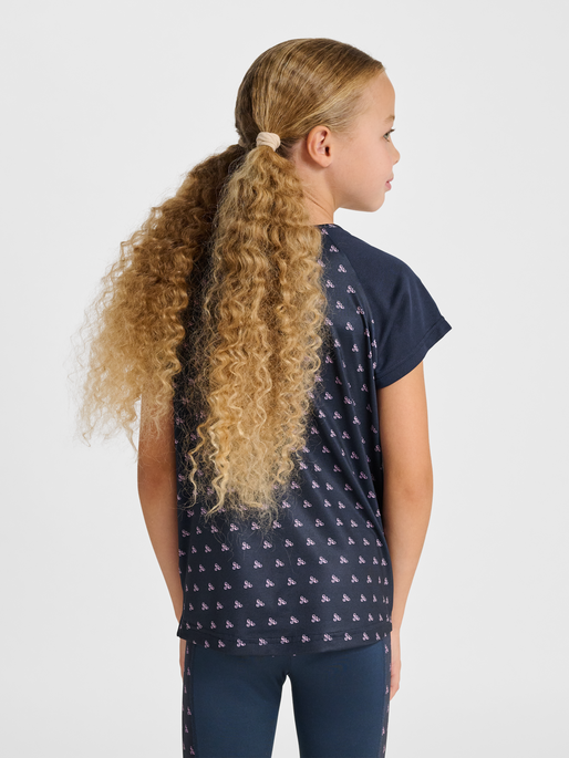 hmlJR MIX T-SHIRT S/S, BLACK IRIS, model