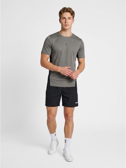 hmlPULSE TRAINING  2.0 T-SHIRT S/S, CHARCOAL GRAY, model