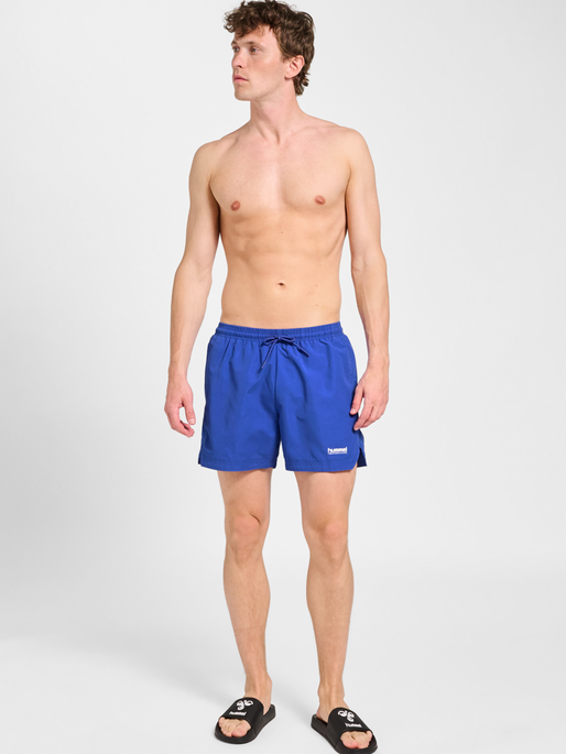 hmlPULSE SWIM SHORTS, DAZZLING BLUE, model