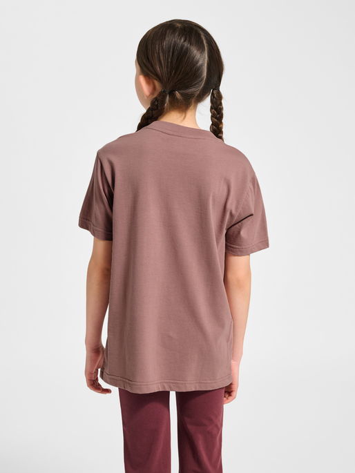 hmlJR SOFT T-SHIRT S/S, TWILIGHT MAUVE, model