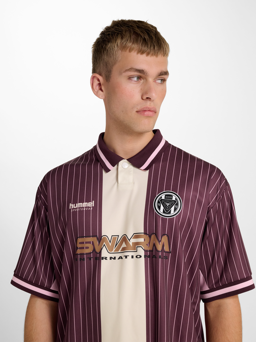 hmlLOOSE FB JERSEY S/S STRIPED, VINEYARD WINE, model