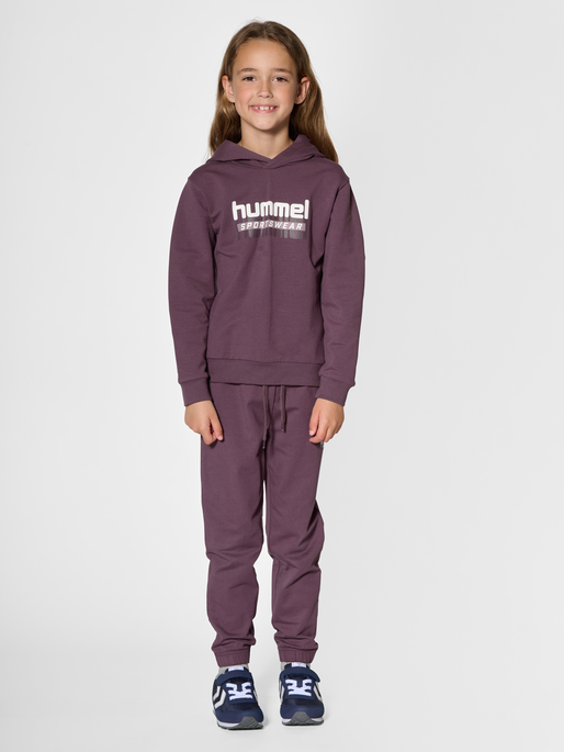hmlTUKAS HOODIE, HUCKLEBERRY, model