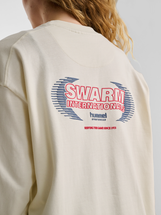 hmlLOOSE T-SHIRT L/S SW, TOFU, model