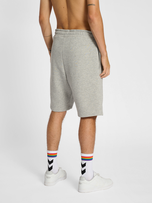 hmlEVERYTHING NOTHING SWEAT SHORTS, GREY MELANGE, model