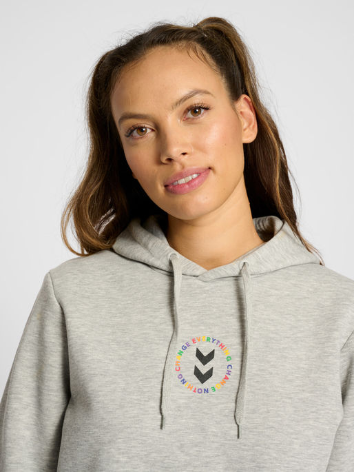 hmlEVERYTHING NOTHING HOODIE, GREY MELANGE, model
