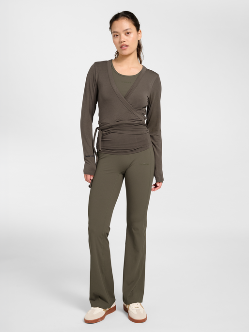 hmlSOFT WRAP BLOUSE, MAJOR BROWN, model
