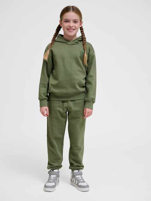 hmlCLEAN HOODIE, OLIVINE, model