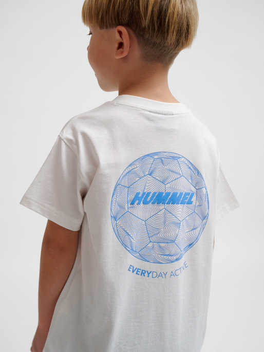 hmlCASPER T-SHIRT S/S, MARSHMALLOW, model