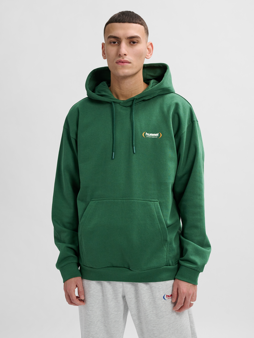 hmlFELIX LOOSE HOODIE, DARK GREEN, model