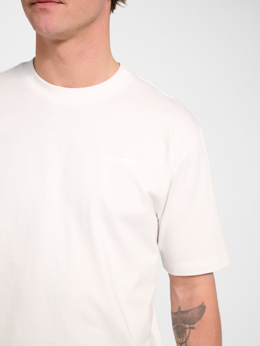 hmlKEEPER LOGO T-SHIRT S/S, WHITE, model