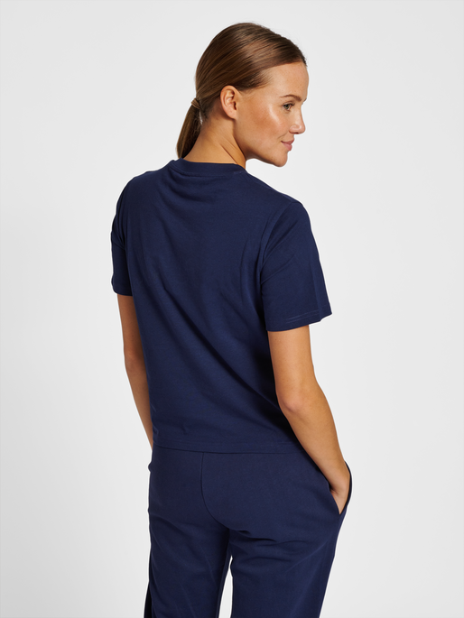 hmlIC GILL LOOSE T-SHIRT, 7666, model
