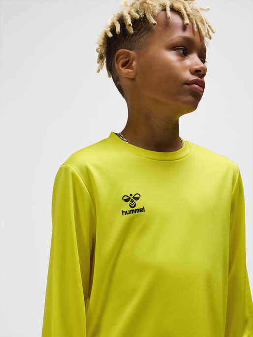 hmlESSENTIAL SWEATSHIRT KIDS, BLAZING YELLOW, model