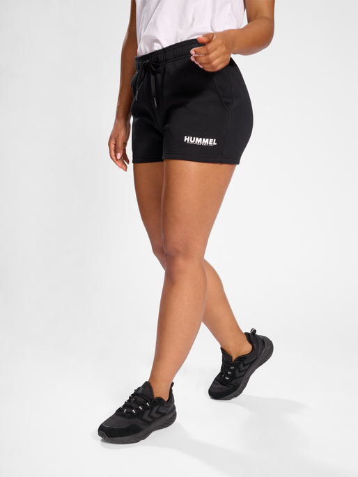 hmlLEGACY WOMAN SHORTS, BLACK, model