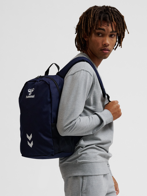 hmlESSENTIAL BACK PACK, MARINE, model