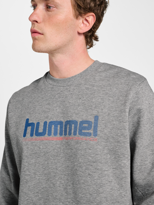 hmlGRAPHIC CREWNECK, GREY MELANGE, model