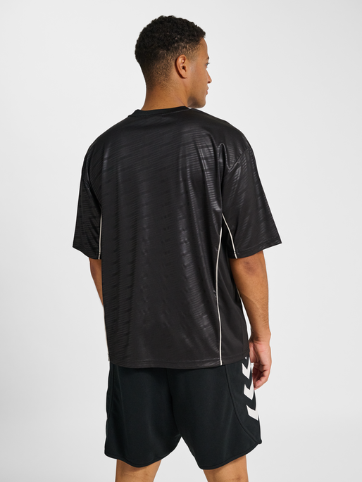 hmlLOOSE TIGER SOCCER JERSEY S/S, BLACK, model