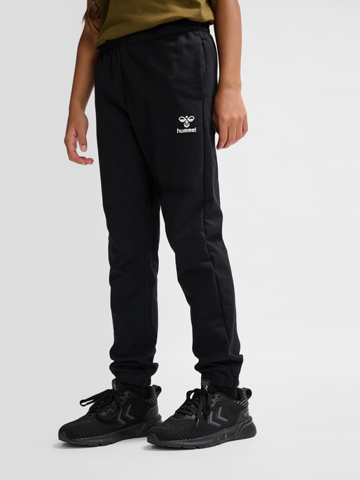 hmlGO 2.0 SWEATPANTS KIDS, BLACK, model