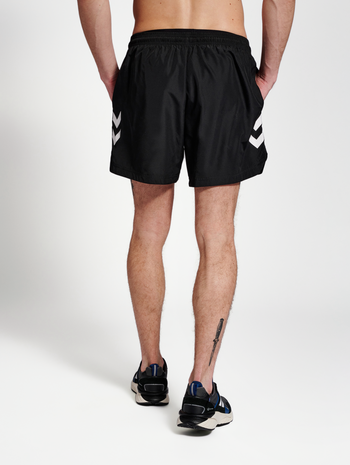 hmlAIKO SHORT BOARD SHORTS, BLACK, model