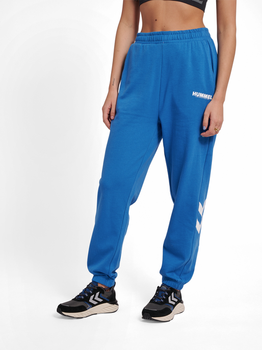 hmlLEGACY REGULAR PANTS, DEEP WATER, model