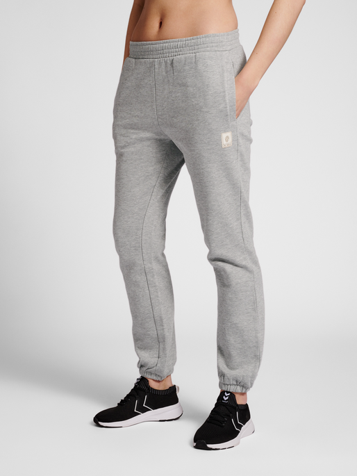 hmlGG12 SWEAT PANTS WOMAN, GREY MELANGE, model