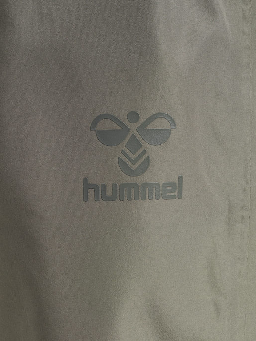 hmlNESSIE RAINSUIT, VETIVER, packshot