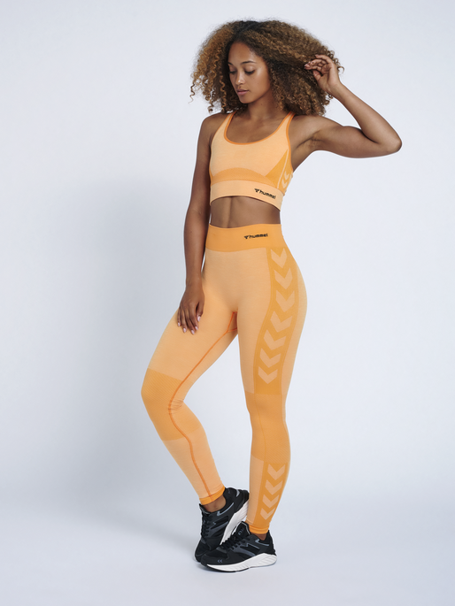 hmlCLEA SEAMLESS MID WAIST TIGHTS, BLAZINGORANGE, model