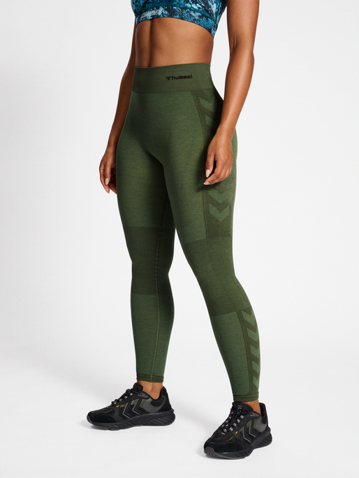 hmlCLEA SEAMLESS MID WAIST TIGHTS, CLIMBING IVY/BEETLE MELANGE, model