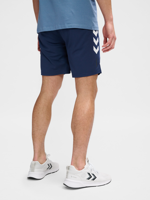 hmlTE TOPAZ SHORTS, INSIGNIA BLUE, model