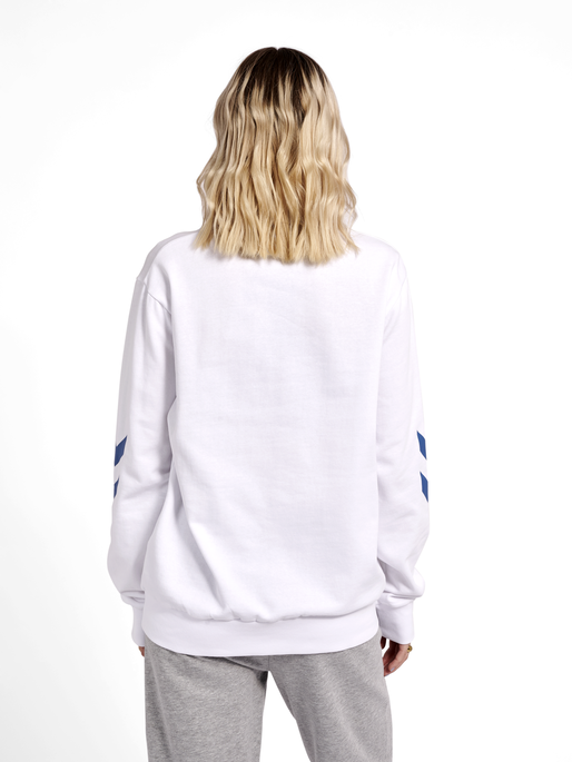 hmlLEGACY SWEATSHIRT, WHITE, model