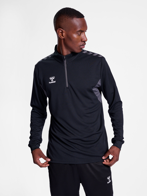 hmlAUTHENTIC HALF ZIP SWEAT, BLACK, model