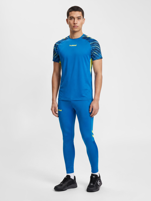 hmlBLAZE PRO TRAINING JERSEY S/S, SKYDIVER, model